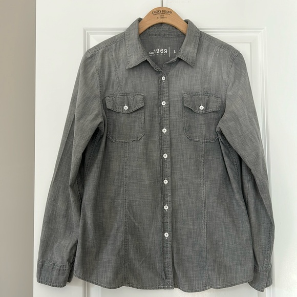GAP Gray Cotton Workshirt/Blouse w Button Flap Pockets, Princess Seams - Picture 2 of 11